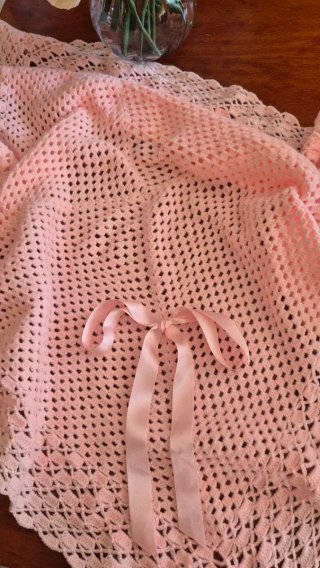 Toquilla bebé artesanal rosa NUEVO a ESTRENAR