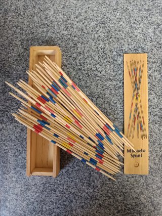 Juego Mikado de palitos de madera
