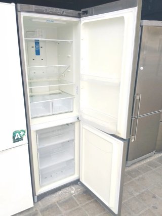 Nevera Indesit plateada