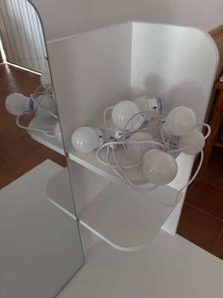 Tocador con espejo y luces LED