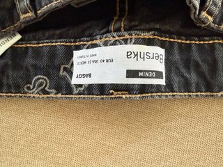 Bershka Jeans Baggy Estampado New York
