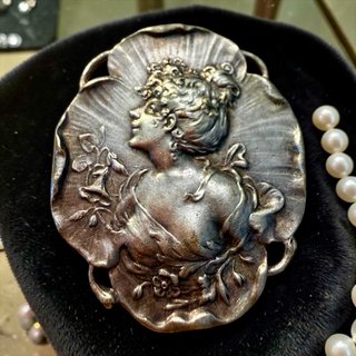 Spilla antica Art Nouveau placcata argento