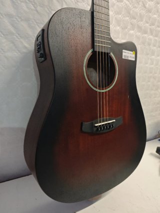 Guitarra Tanglewoods Crossroads