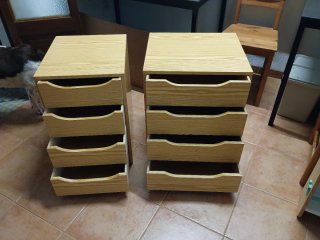 Cajoneras de madera color miel
