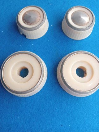 4 Botones Radio Antiguo Plata y Blanco