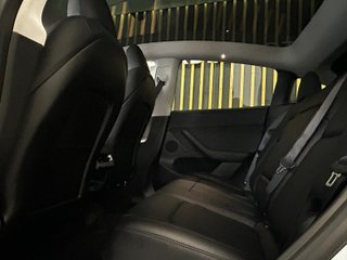 Tesla Model Y Tracción Trasera RWD