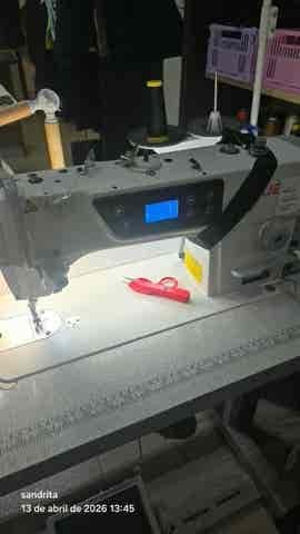 Máquina de coser industrial
