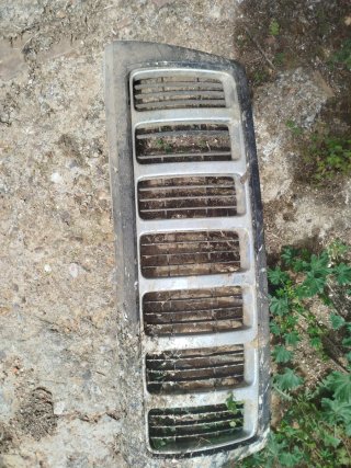 Parrilla Delantera Jeep