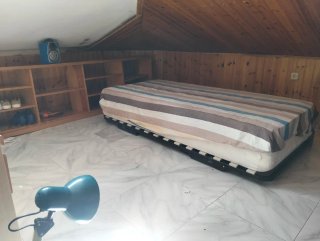 Habitación ático para una sola persona,