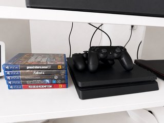 Consola PS4 (PlayStation 4) Negra + Juegos