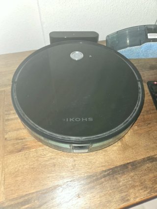 Robot aspirapolvere e lavapavimenti IKOHS