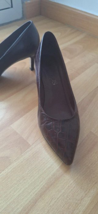 Zapatos de tacón marrones talla 38