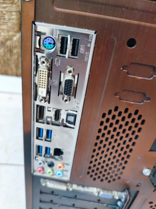 PC Sobremesa Negro