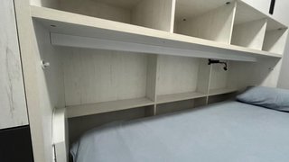 Mueble con cama abatible y escritorio