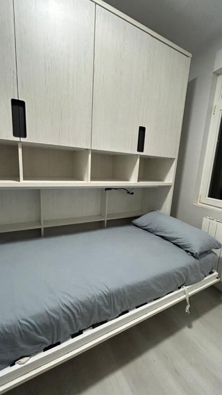 Mueble con cama abatible y escritorio