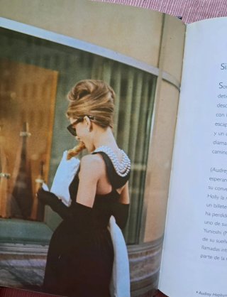 Audrey Hepburn Colección Libro-DVD + Regalo