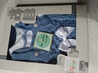Conjunto bebé 1 mes azul tejido.
