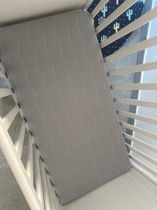 Cuna blanca para bebé