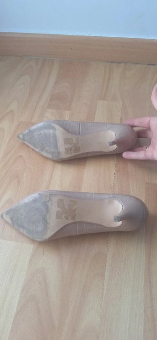 Zapatos de salón beige talla 38