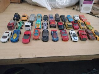 Lote 33 Coches Hot Wheels, Matchbox, Majorette