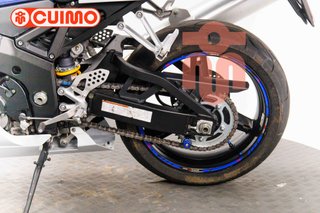 SUZUKI GSX R750