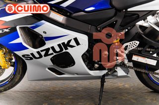 SUZUKI GSX R750