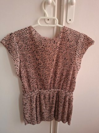 Blusa Stradivarius rosa y negra