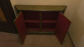 Mueble vintage verde con flores estilo fairycore