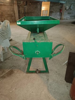 Peladora de almendras industrial