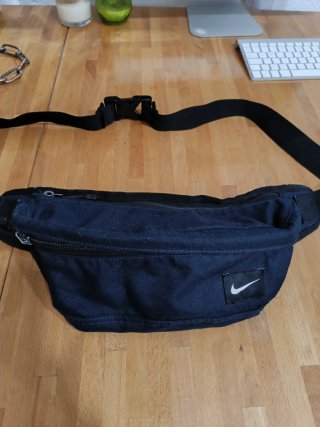 Riñonera Nike Negra