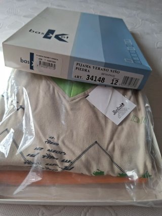 Pijama niño talla 12