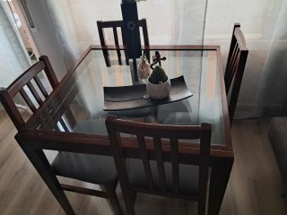 Mesa comedor cristal y 6 sillas madera
