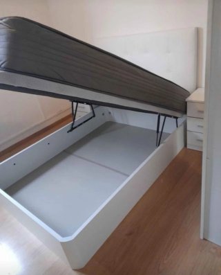 Letto a scomparsa con materassi