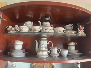 Conjunto de café de porcelana y cristal