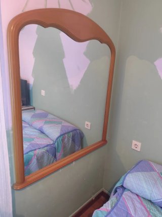 Espejo de pared acabado cerezo