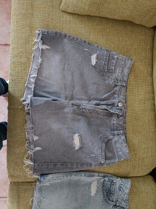Shorts vaqueros grises desgastados