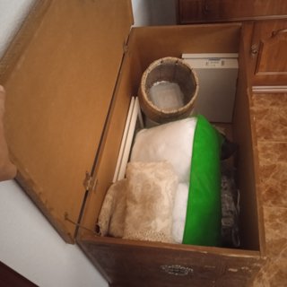 Baúl de madera antiguo con detalles