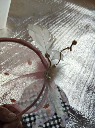 Tocado  rosa con flores para niña 9€ sin caja