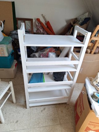 Estantería blanca de madera