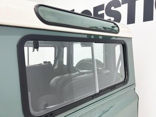 Land Rover Defender 90 TD5 SW 90 kW (122 CV)