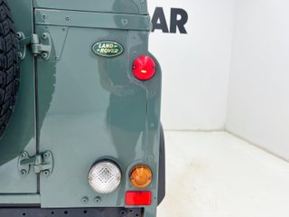 Land Rover Defender 90 TD5 SW 90 kW (122 CV)
