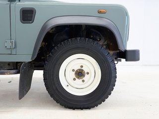 Land Rover Defender 90 TD5 SW 90 kW (122 CV)