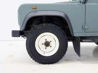 Land Rover Defender 90 TD5 SW 90 kW (122 CV)