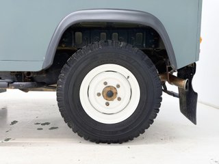 Land Rover Defender 90 TD5 SW 90 kW (122 CV)
