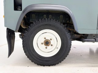 Land Rover Defender 90 TD5 SW 90 kW (122 CV)