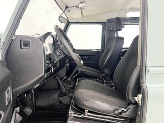 Land Rover Defender 90 TD5 SW 90 kW (122 CV)