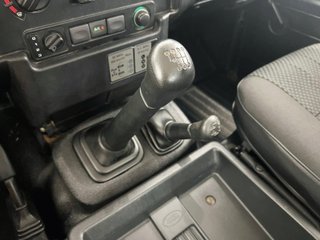 Land Rover Defender 90 TD5 SW 90 kW (122 CV)