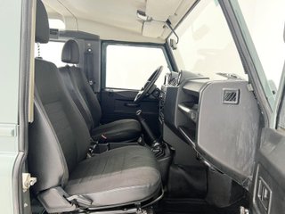 Land Rover Defender 90 TD5 SW 90 kW (122 CV)