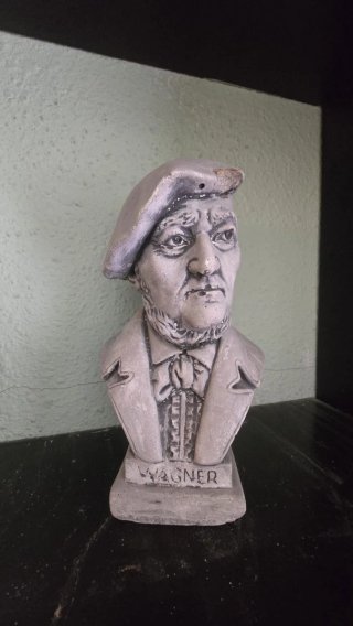 Escultura de piedra de Wagner