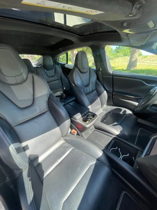 Tesla Model S 2020